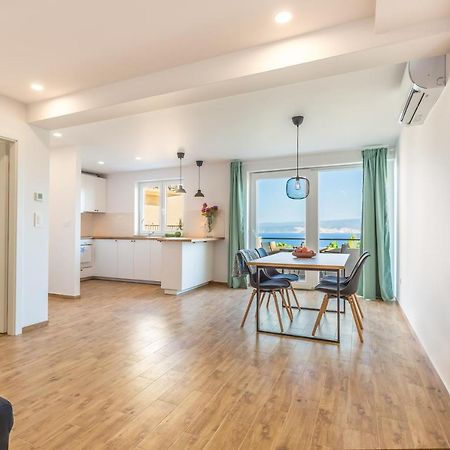 Adris Apartments Omiš Екстериор снимка