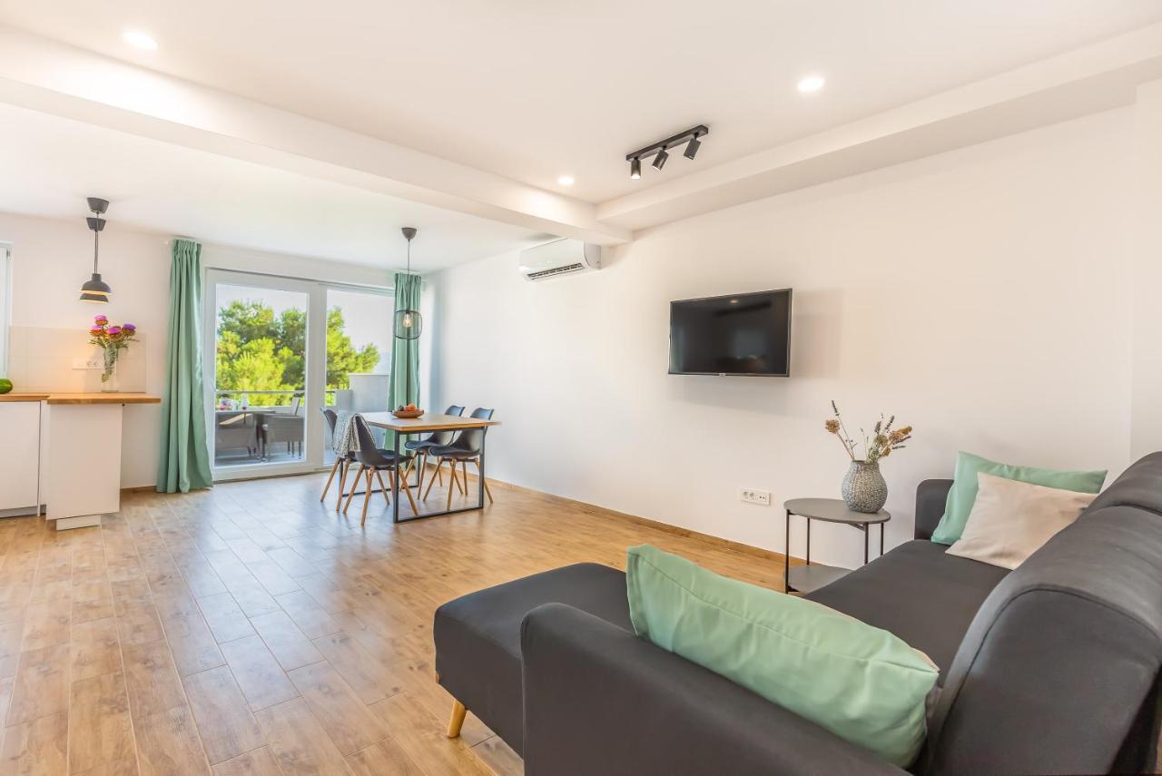 Adris Apartments Omiš Екстериор снимка