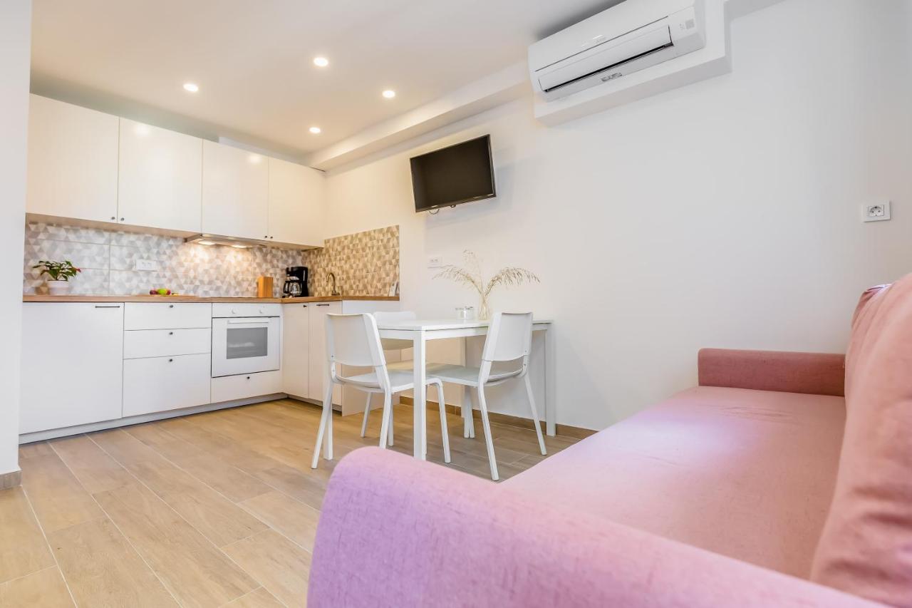 Adris Apartments Omiš Екстериор снимка