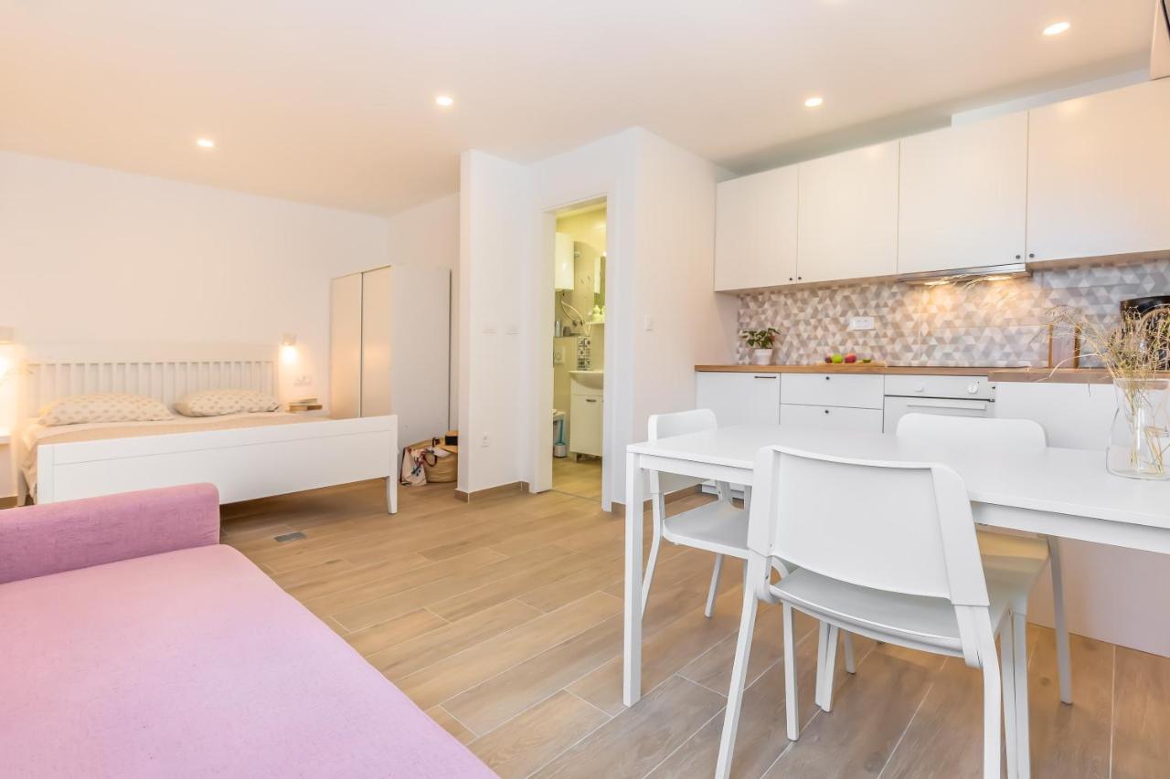Adris Apartments Omiš Екстериор снимка