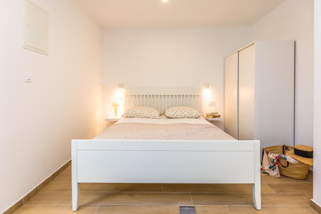 Adris Apartments Omiš Екстериор снимка