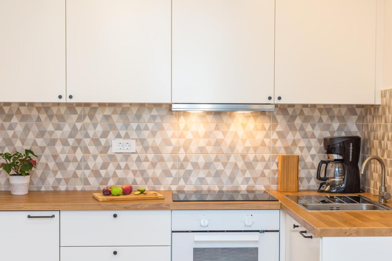 Adris Apartments Omiš Екстериор снимка