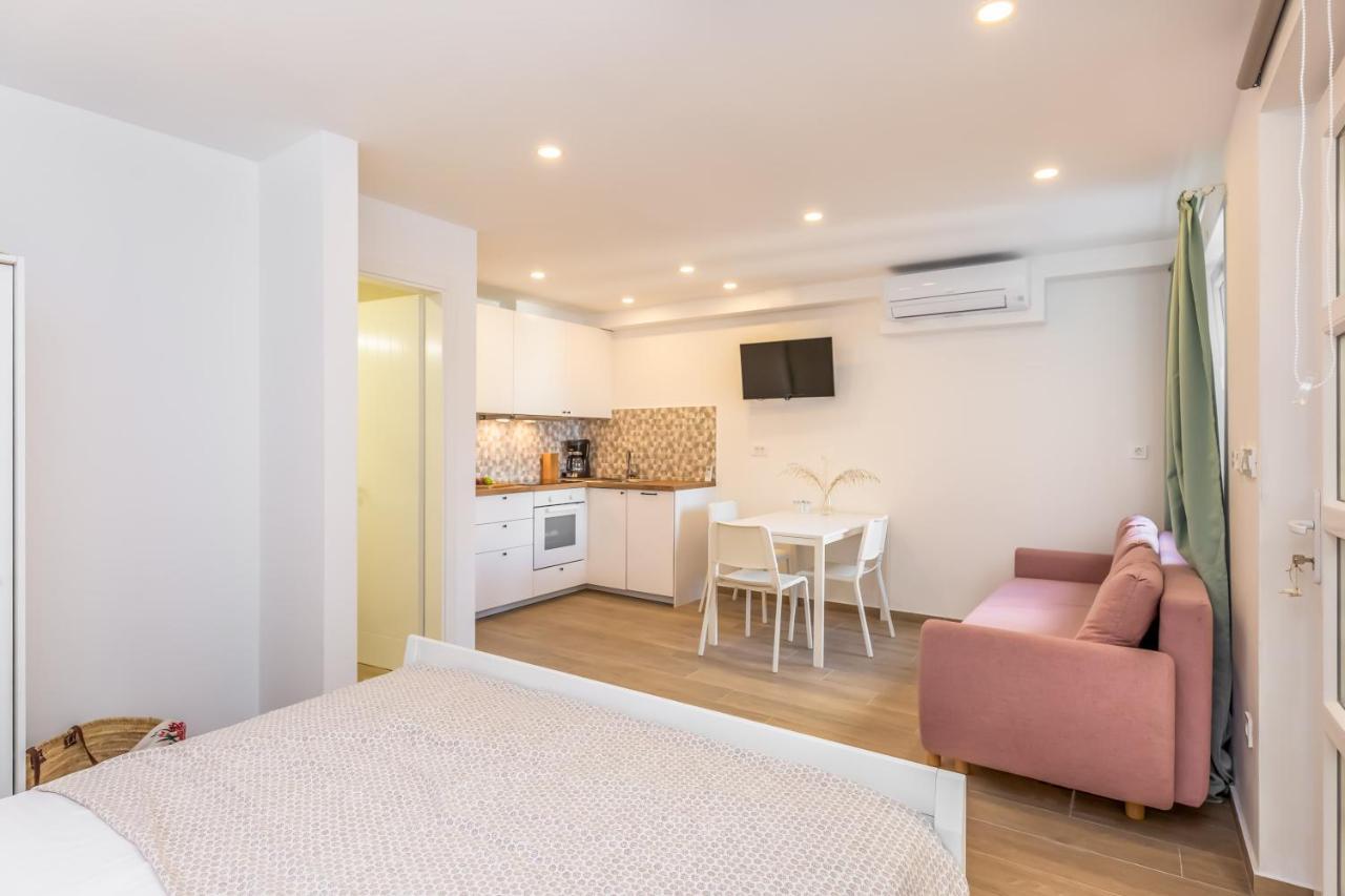 Adris Apartments Omiš Екстериор снимка