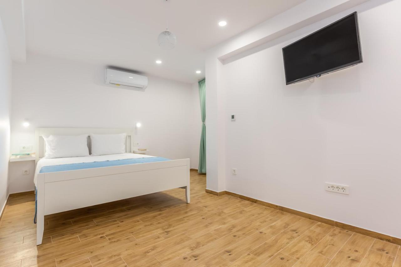 Adris Apartments Omiš Екстериор снимка